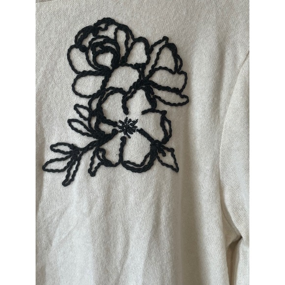 Bobeau Cream Floral Applique Long Sleeve Sweater Top‎ Women's Size M - Picture 3 of 7